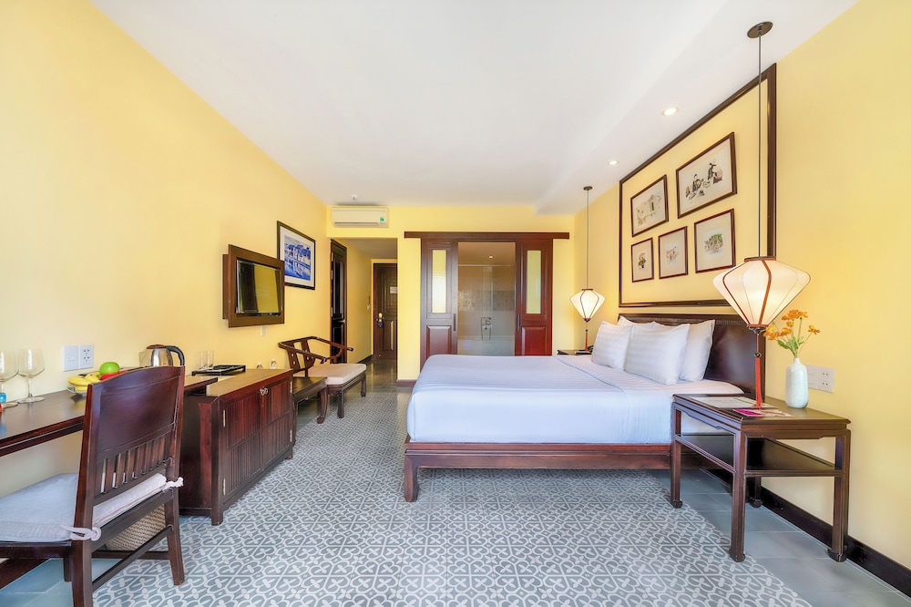 Deluxe Room with Large Balcony photo 2