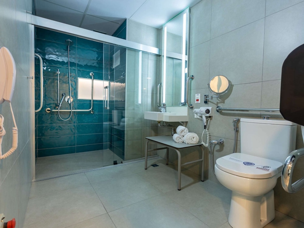 Apartment, 1 Double Bed (Accessible) - Photo 6