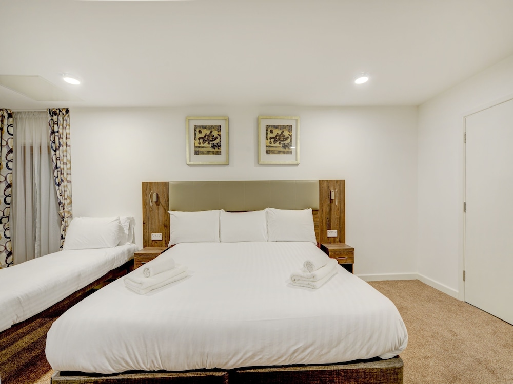 Family Quadruple Room, 2 Double Beds, Accessible