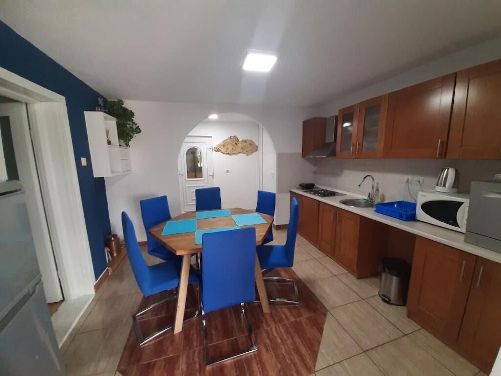 Apartment (Robi - 100 meters to the beach - A2(4) photo 2