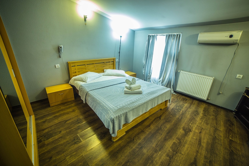 Economy Double or Twin Room photo 2