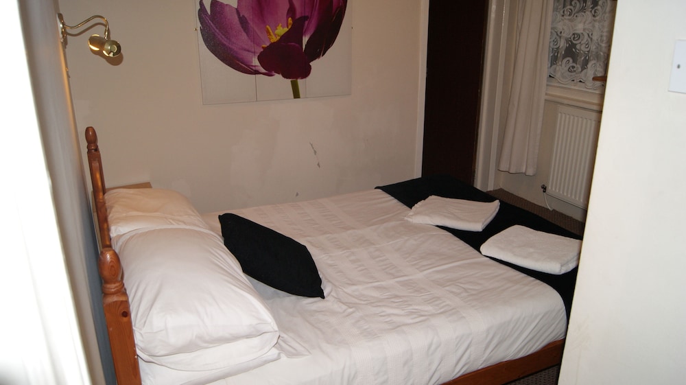 Double Room (Room 3)