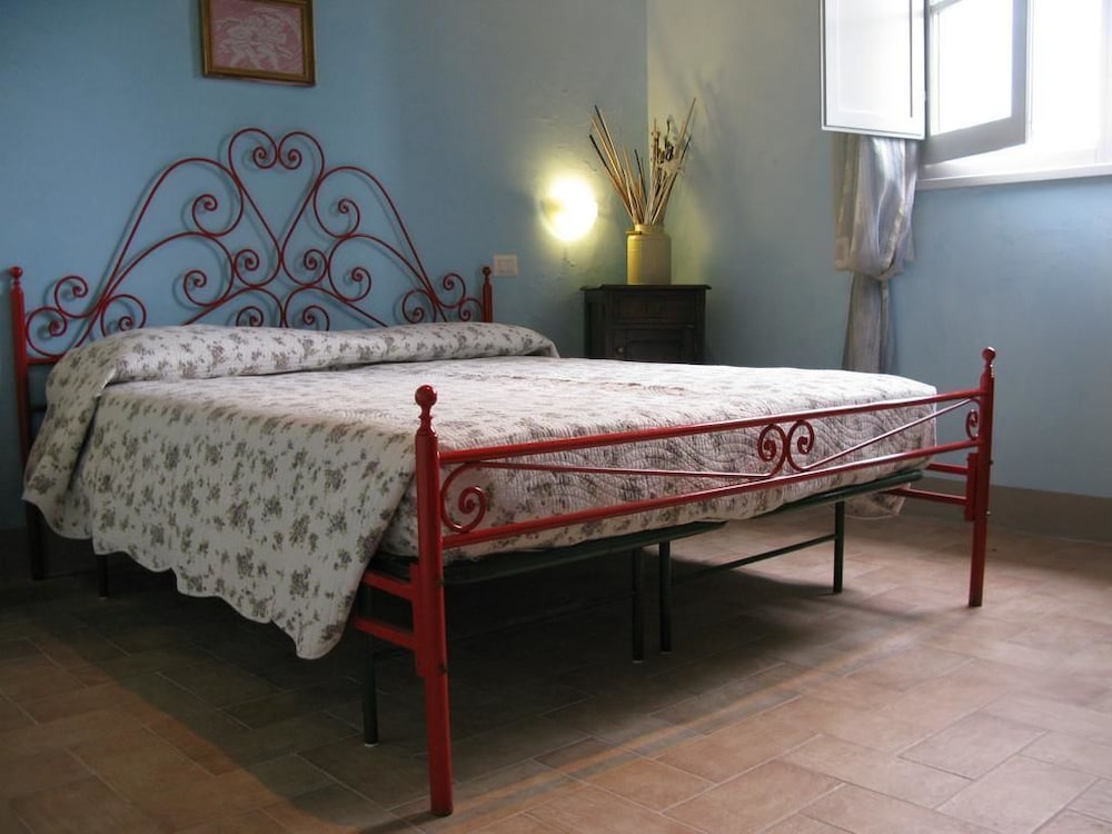 Room, Garden View