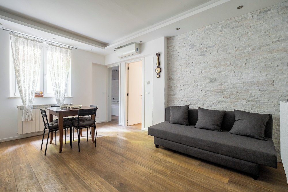 Apartment - Photo 4