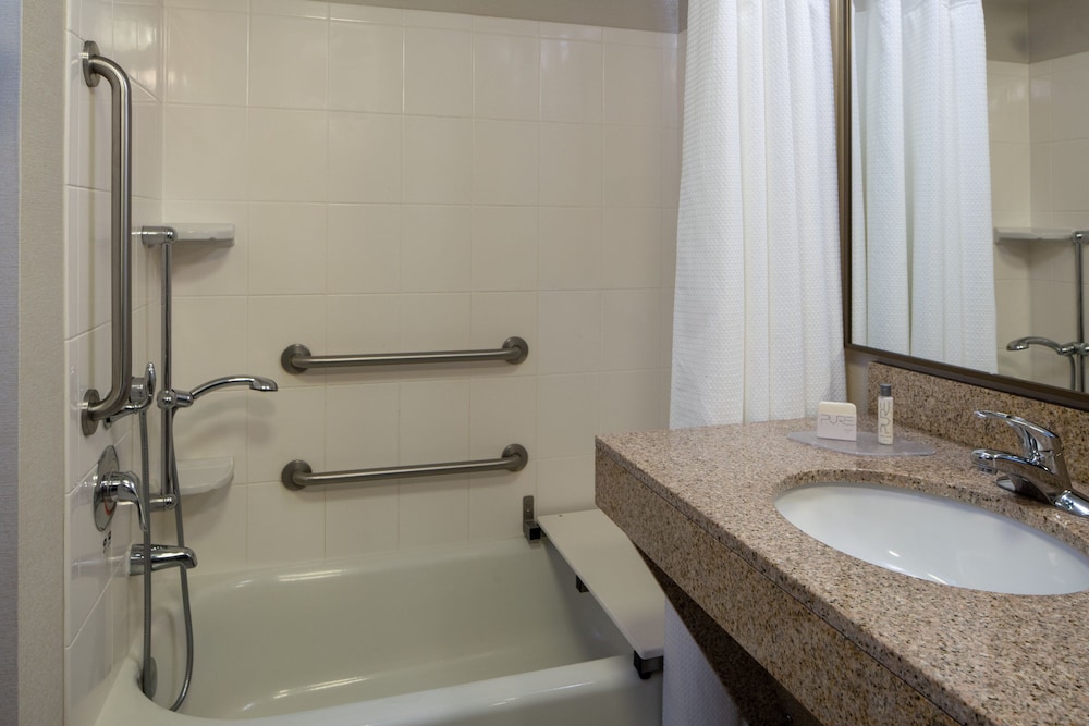 Executive Suite, 1 King Bed with Sofa bed - Photo 2