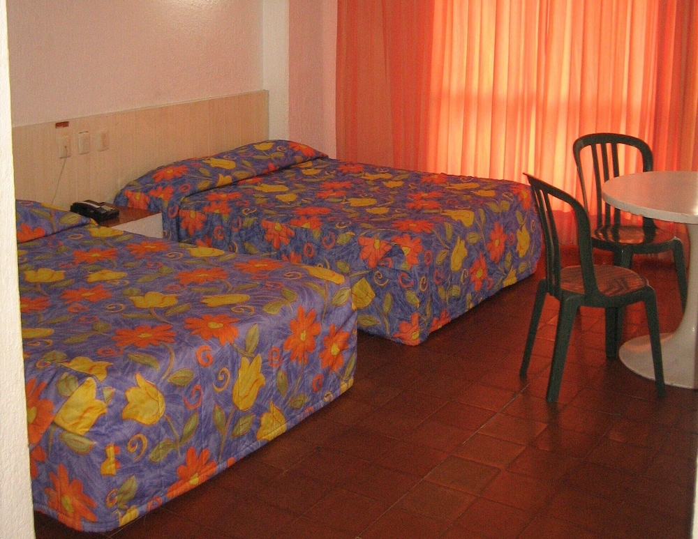 Economy Room, 2 Double Beds photo 3