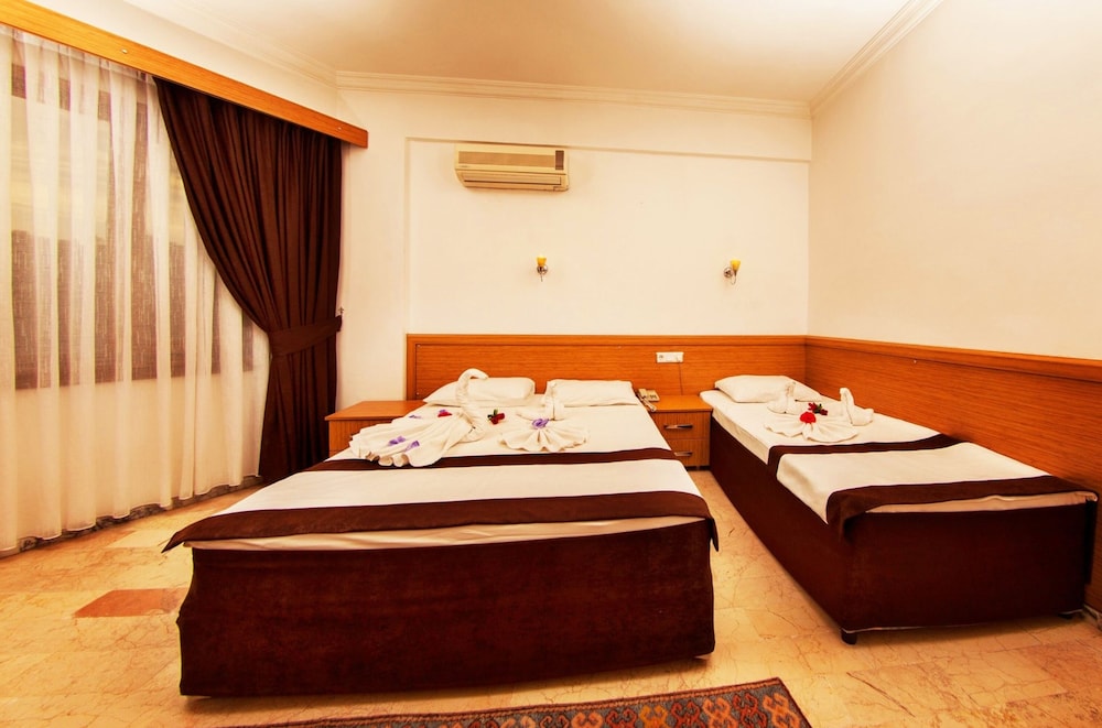 Standard Triple Room photo 3