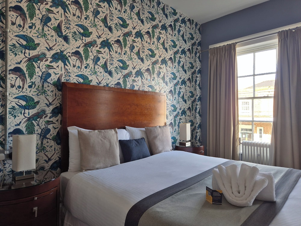 Standard Double Room, 1 King Bed, Non Smoking photo 2
