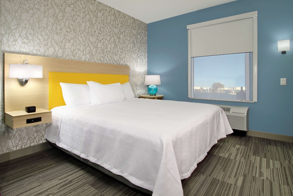 Room, 1 King Bed, Accessible, Non Smoking (Mobility/Roll-in Shower) - Photo 1