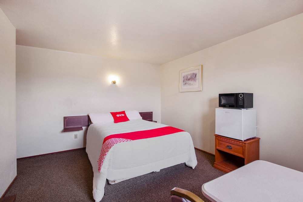 Room, 1 Queen Bed photo 1