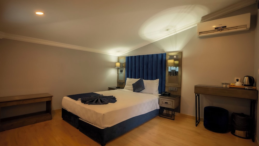 Standard Loft, 1 Queen Bed with Sofa bed, Balcony photo 1