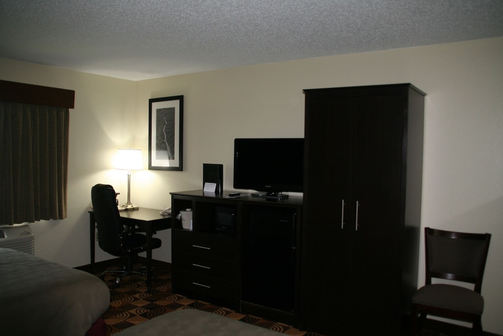 Room, 2 Queen Beds, Accessible, Non Smoking - Photo 4