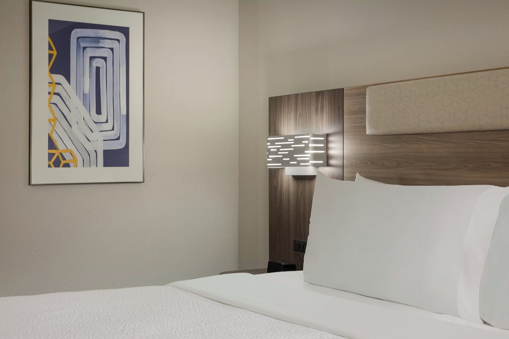 Standard Room, 2 Queen Beds, Accessible (Communications Accessible) - Photo 4