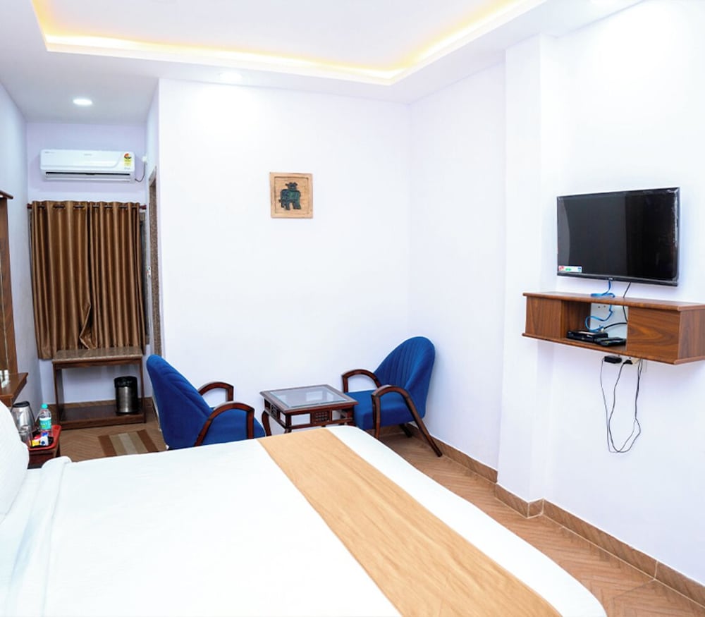 Deluxe Double Room, 1 King Bed photo 3