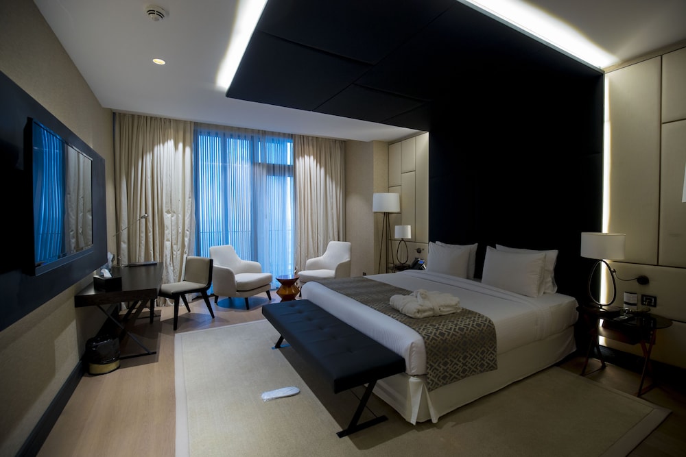 Presidential Suite, 1 King Bed, Non Smoking, River View photo 1