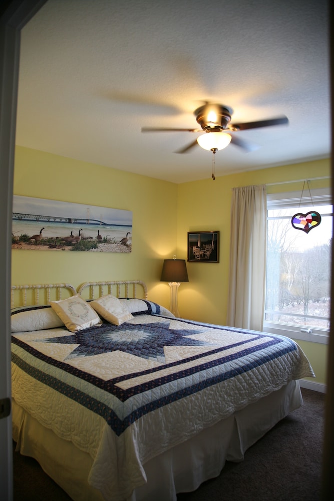 Comfort Room, Non Smoking, Valley View photo 1