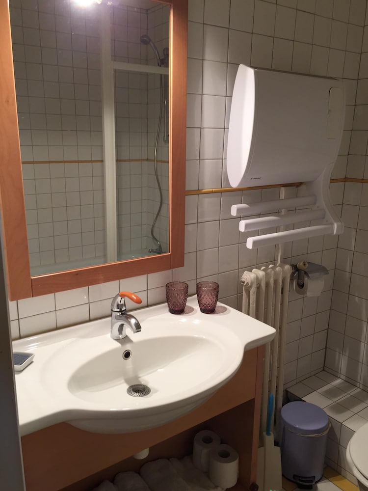 Classic Double Room, Ensuite (Chambre Balcon) photo 2