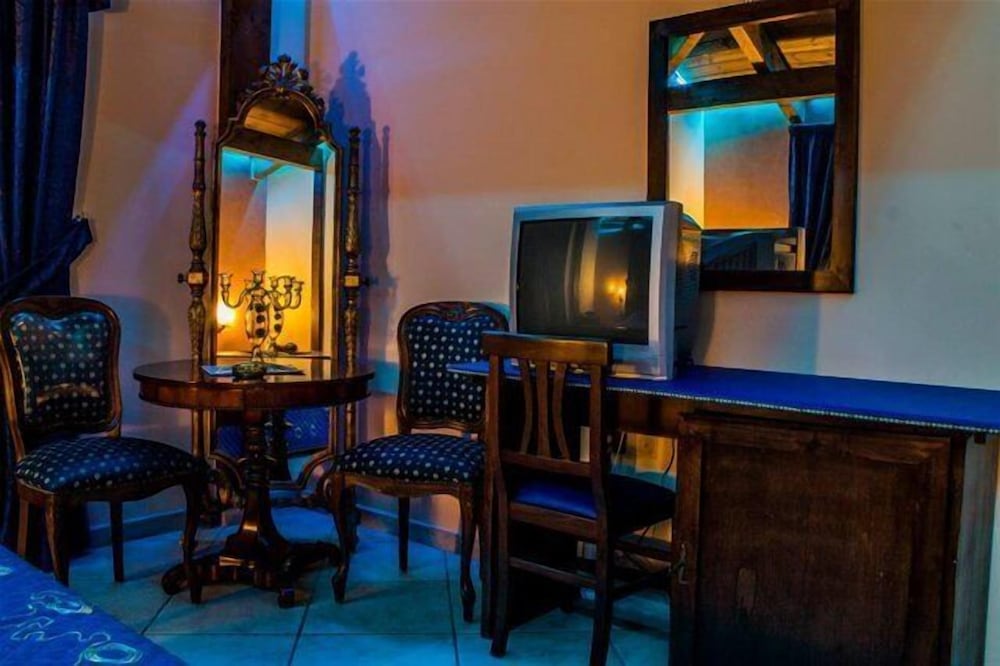 Economy Room photo 3