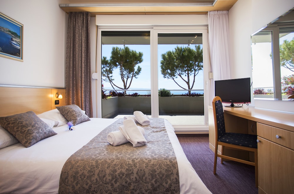Family Suite, Terrace - Photo 1