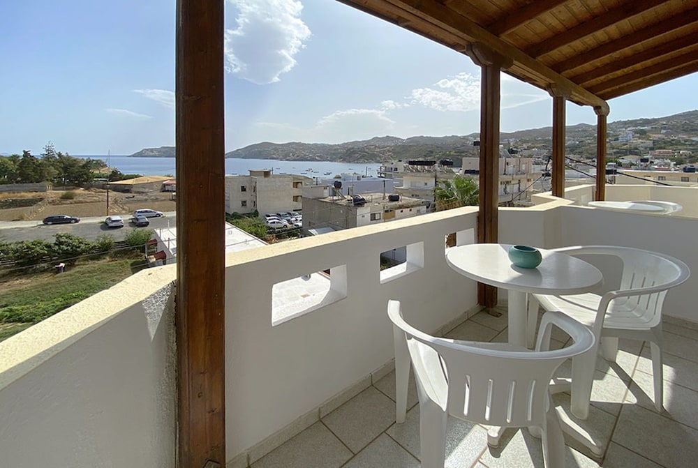 Double Room, Sea View - Photo 2