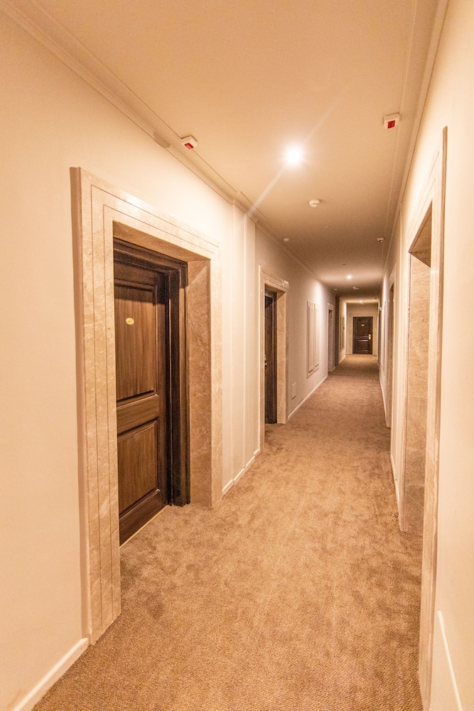 Standard Twin Room - Photo 3
