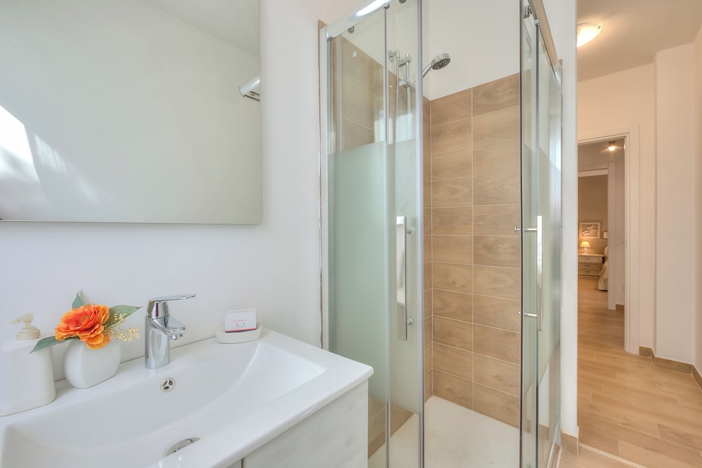 Standard Apartment, 2 Bedrooms, 2 Bathrooms (Elena Apart-Balcony & parking private) photo 3