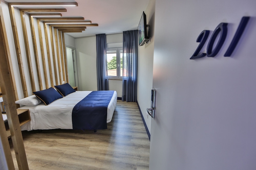 Double Room, 1 Queen Bed photo 2