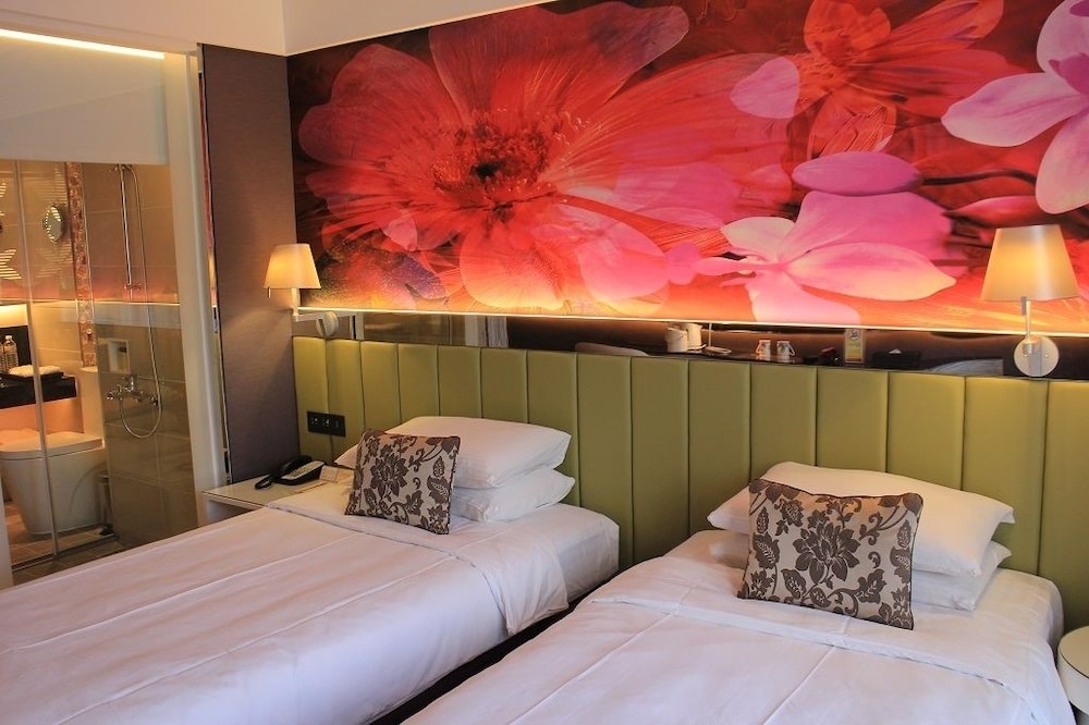 Provence Twin room mountain view (provide 2 single beds combine service) - Photo 2