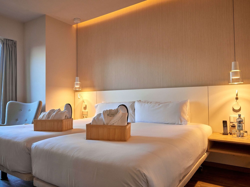 Family Twin Room, Multiple Beds (and sofa) photo 2