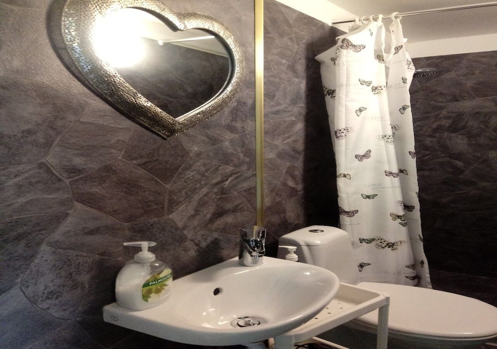 Room (5) photo 2