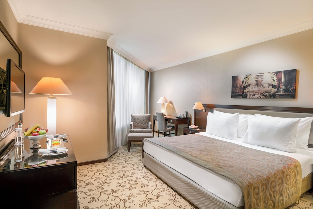 Executive Club Room photo 1