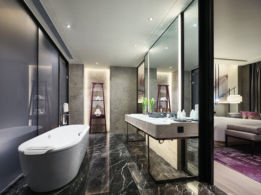 Junior Suite, 1 King Bed (Additional Living Area) - Photo 2