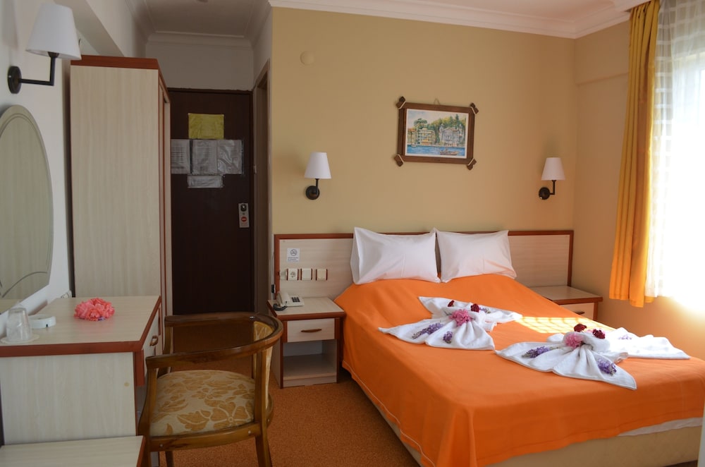 Economy Double Room photo 2