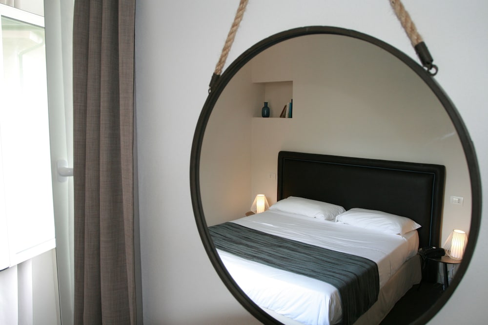 Standard Double Room - Photo 3