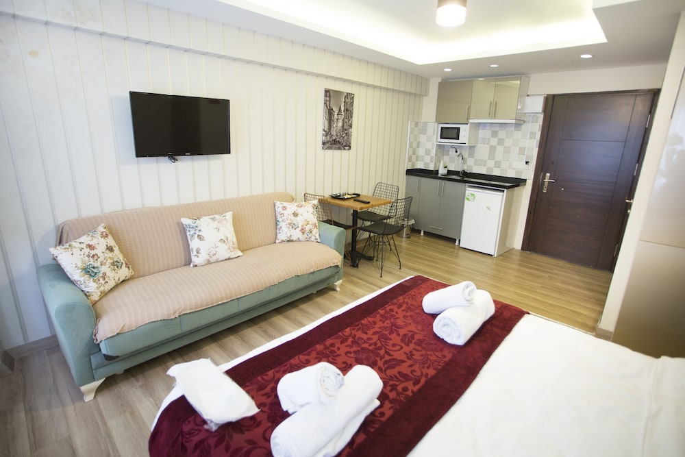 Deluxe Triple Room photo 3