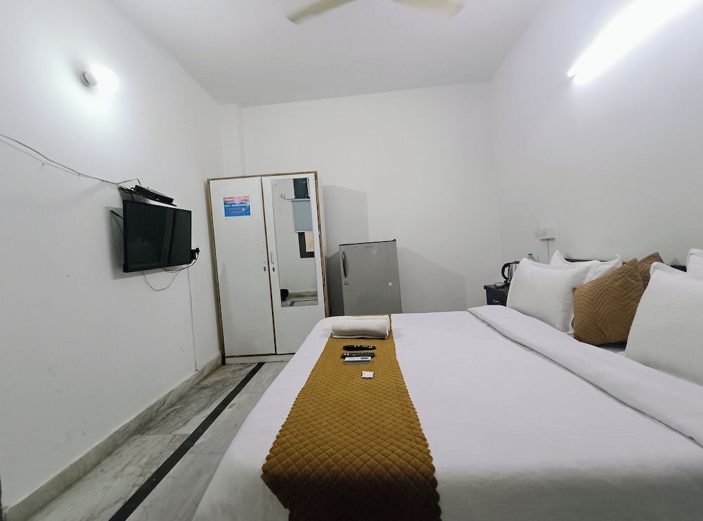 Deluxe Room - Photo 19