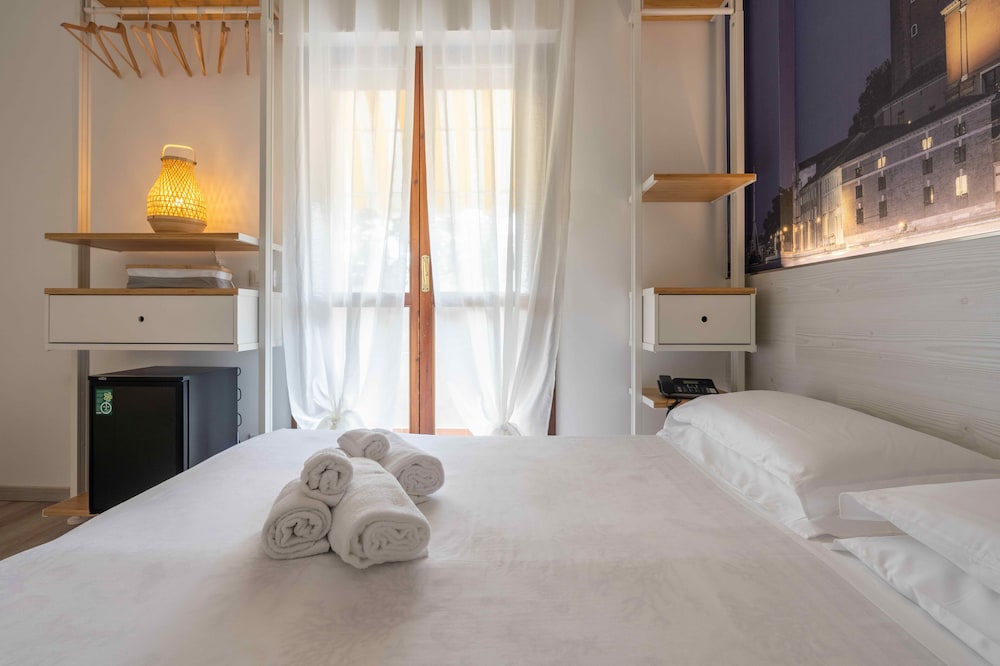 Standard Double Room - Photo 1