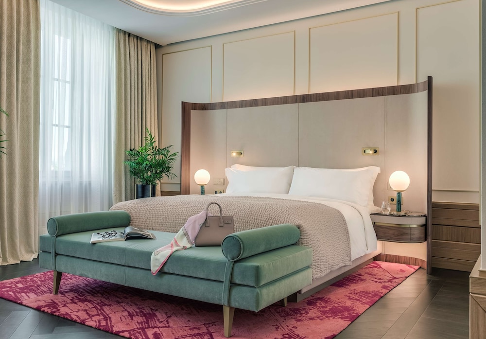 Suite, 1 King Bed (Prestige)