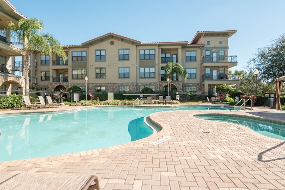Condo, 3 Bedrooms