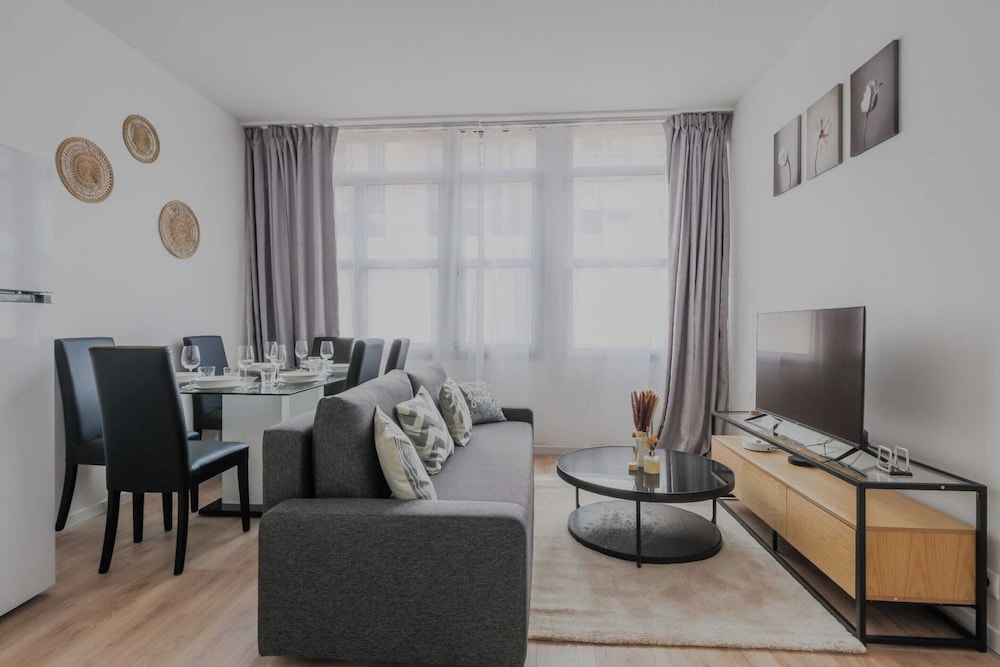 Apartment photo 3