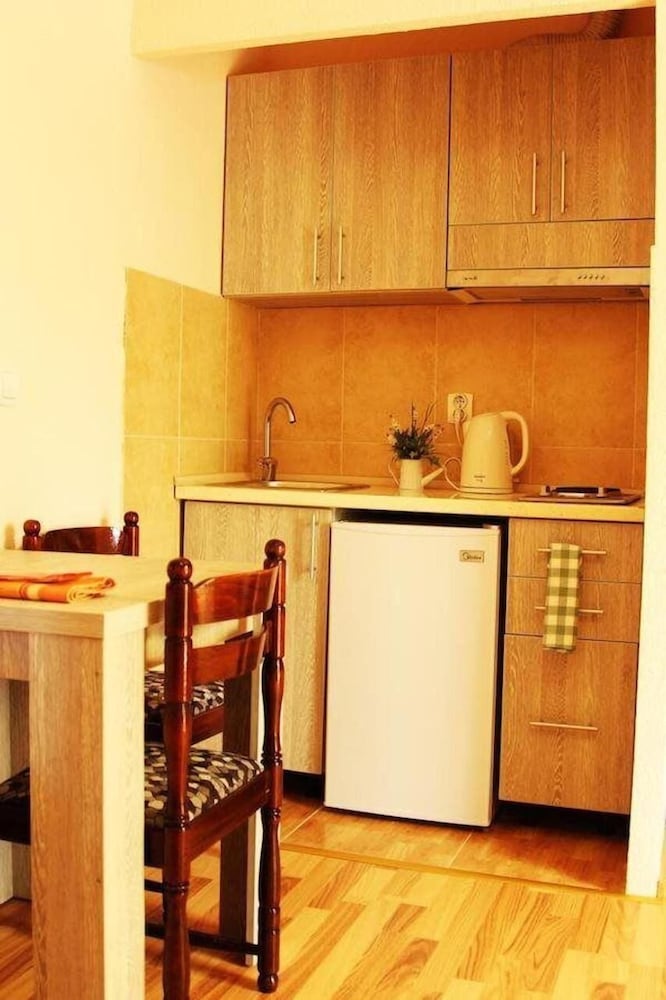 Apartment, 2 Bedrooms, Balcony - Photo 3