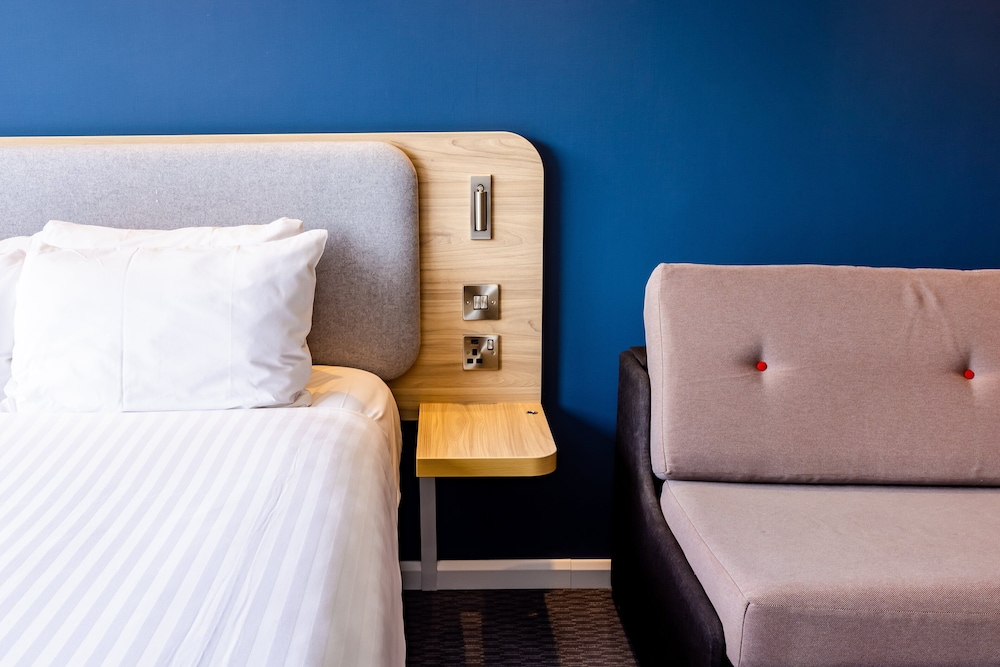 Standard Room, 2 Twin Beds (with Free Hot Breakfast) - Photo 2