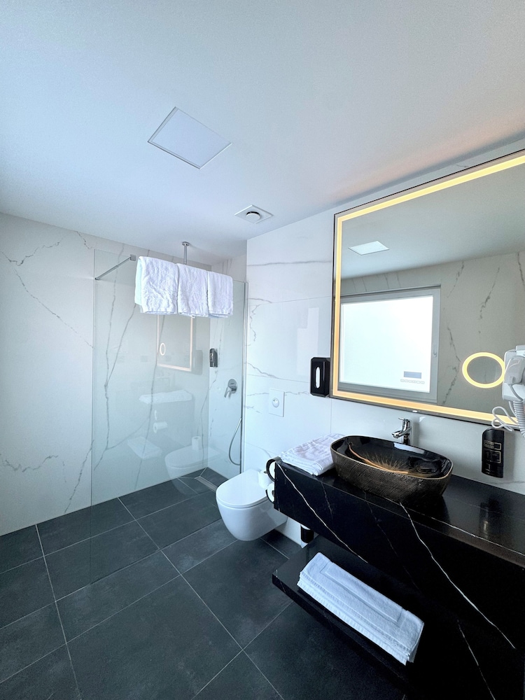 Superior Triple Room photo 2