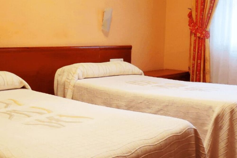 Standard Twin Room photo 3