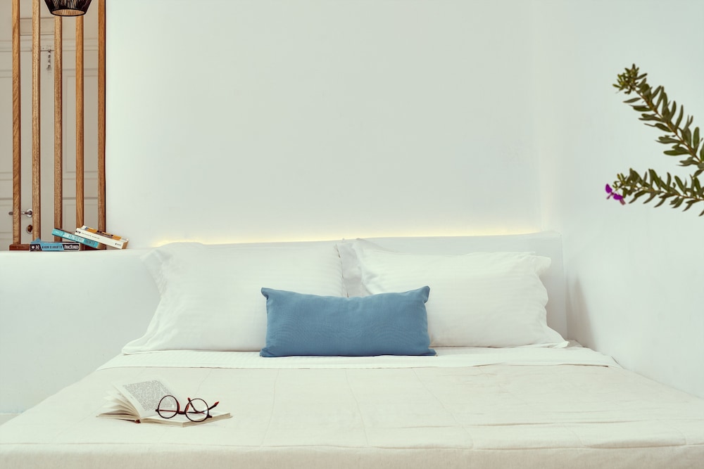 Signature Double Room (Sea or Pool View) - Photo 4