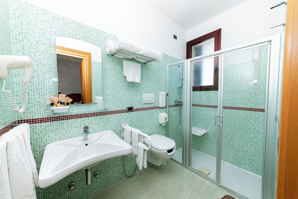 Family Quadruple Room, Balcony, Sea View photo 2
