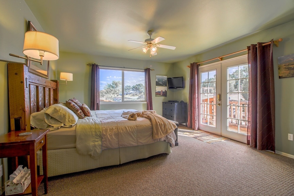 Deluxe Suite photo 2