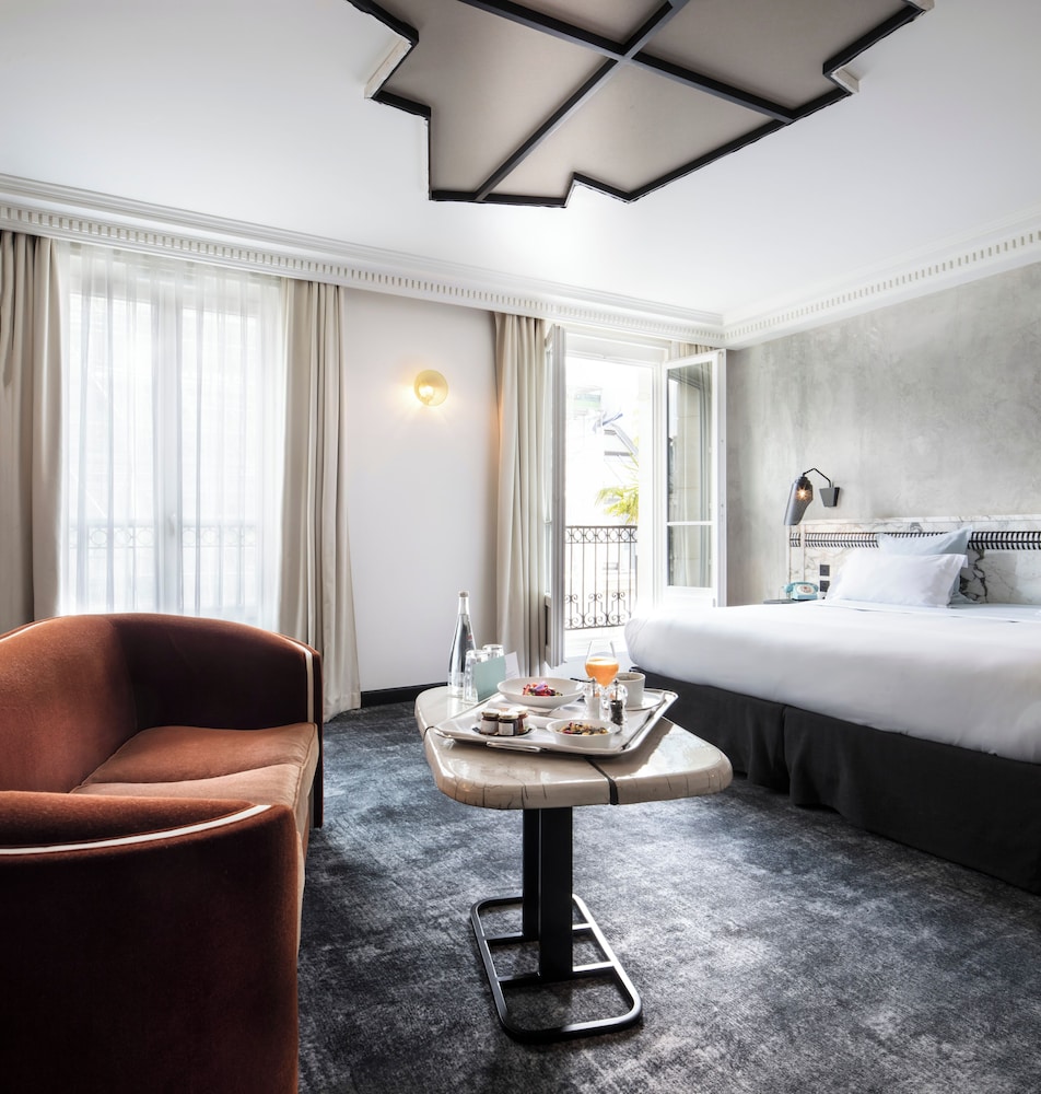 Deluxe Room (Balcony upon availability) photo 1