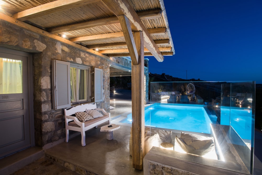 Deluxe Apartment, 1 Bedroom, Kitchen, Pool View