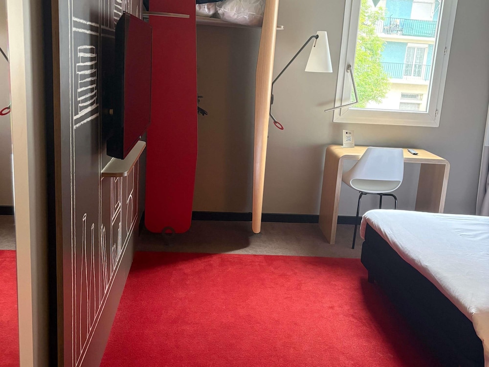Standard Room, 1 Double Bed, Accessible - Photo 2